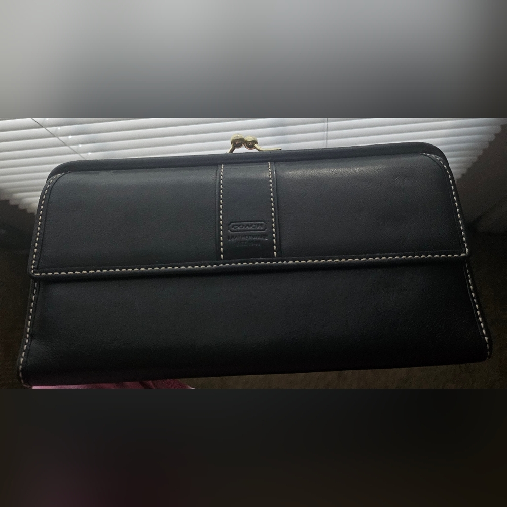 Vintage Coach Kiss Lock Wallet